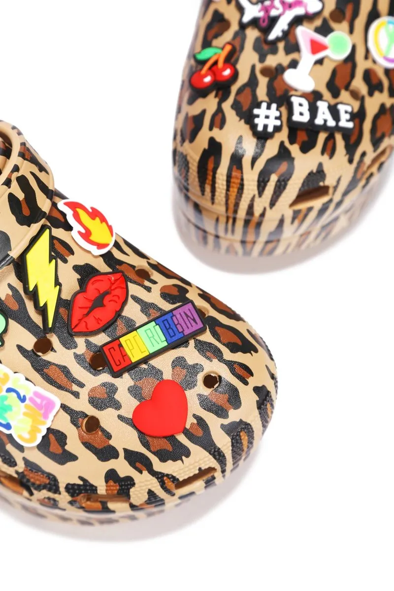 Cape Robbin Gardener-2 Platform Clogs Fashion Comfortable Slippers LEOPARD