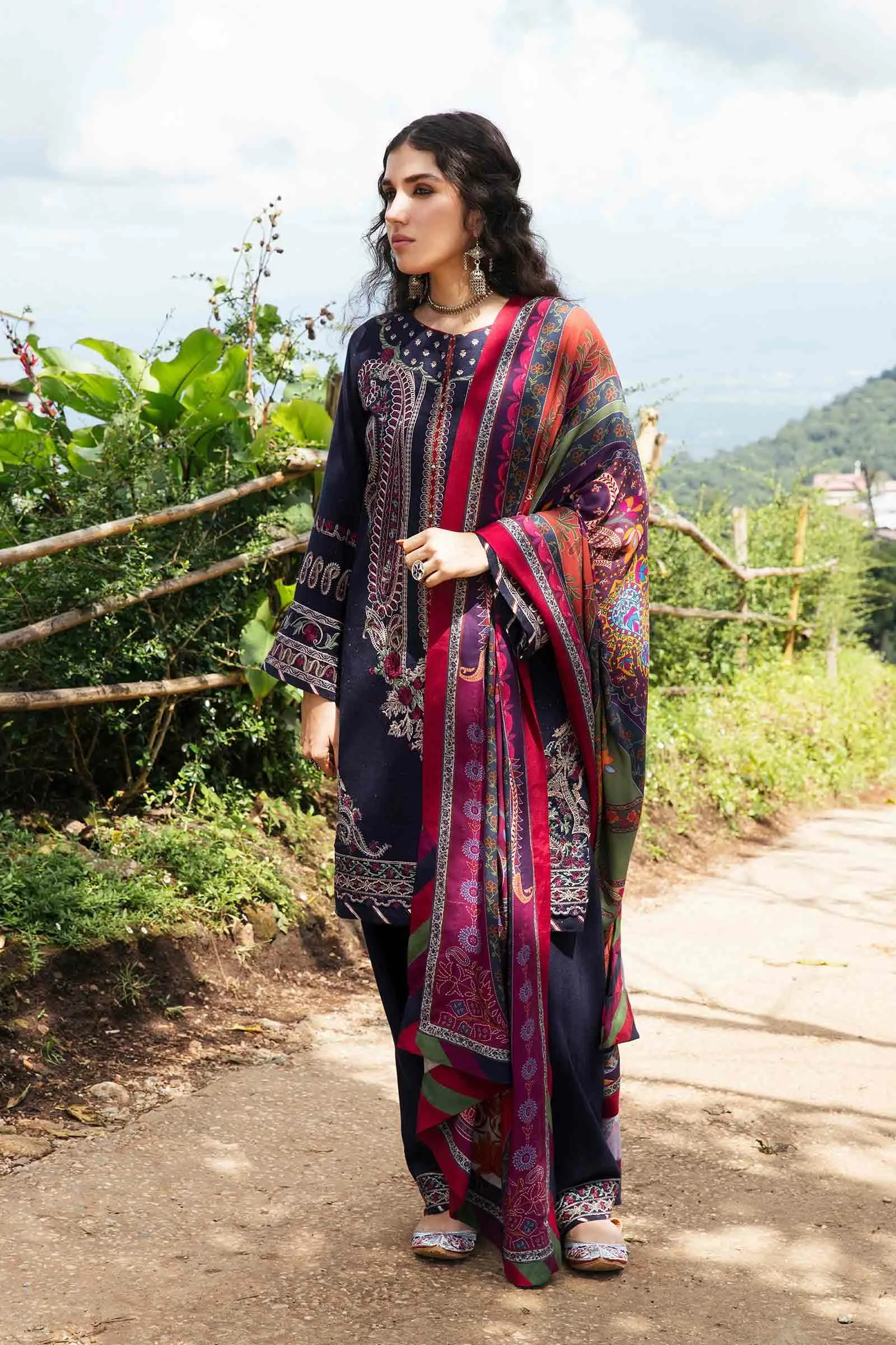 Zara Shahjahan - 04 Mehrnaz Luxury Winter Shawl Collection